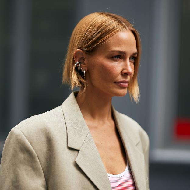 Corte de pelo bob liso visto en el último street style de París.