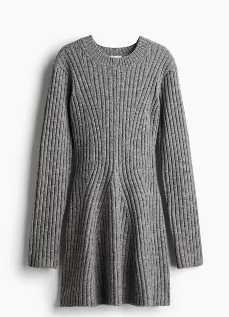 Vestido gris de H&M (39,99 euros)