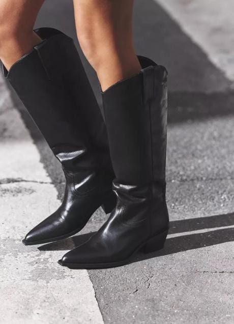 Botas negras de Zara (99,99 euros)