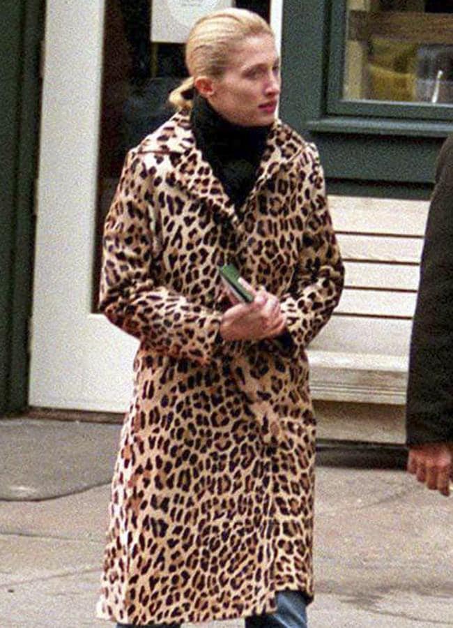 Carolyn Besette-Kennedy con abrigo de leopardo. Gtres.