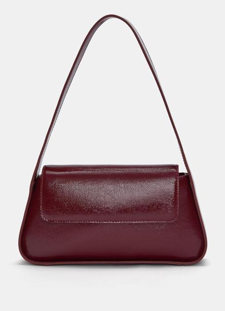 Bolso de hombro de Pull & Bear (17,99 euros)