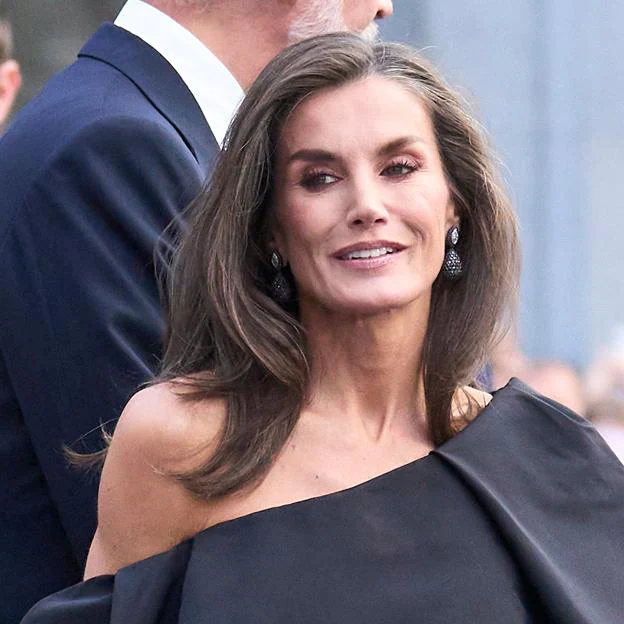 Lo que nadie se fijó del pelo de la reina Letizia: una melena Old Money y un volumen extra