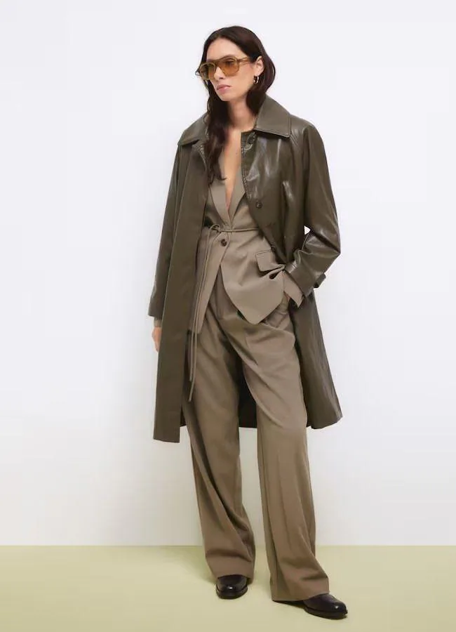 Abrigo trench efecto piel