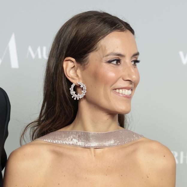 Del vestido que hace tipazo de Ana Boyer al diseño futurista de Raquel Sánchez Silva: los looks de las invitadas más elegantes en los Premios Mujerhoy 2024