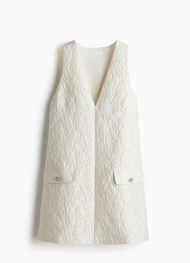 Mini vestido blanco jacquard de H&M, 39,99 euros.