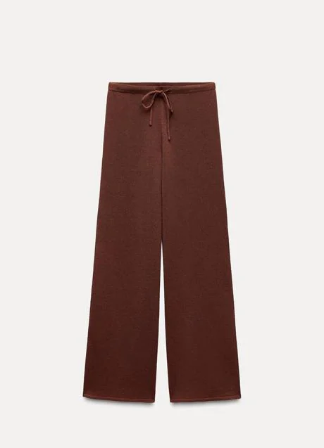 Pantalón marrón de Zara (25.95 euros)