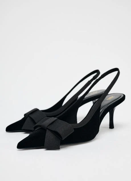 Zapatos negros de Zara (35,99 euros)