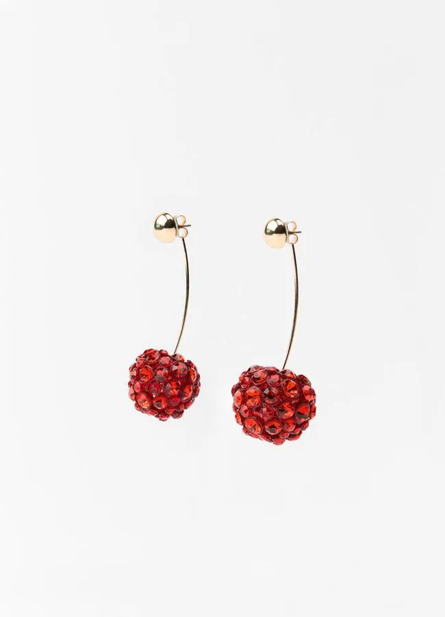 Pendientes con detalle de brillos de Zara.