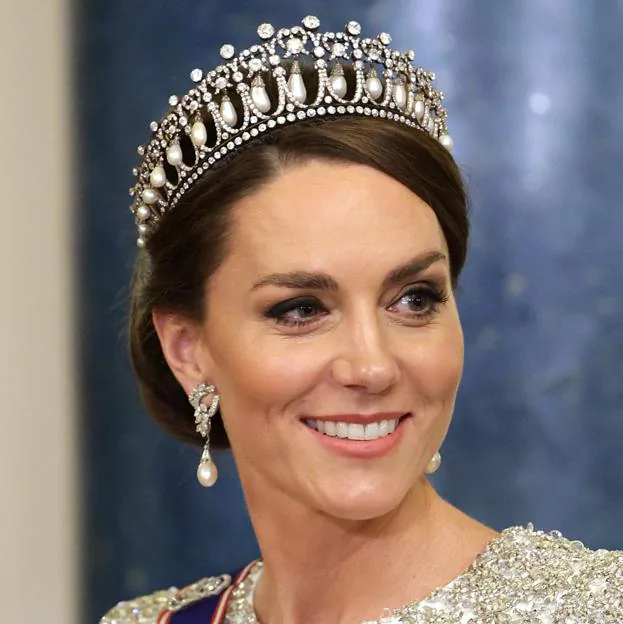 Kate Middleton llevando la tiara favorita de Diana de Gales