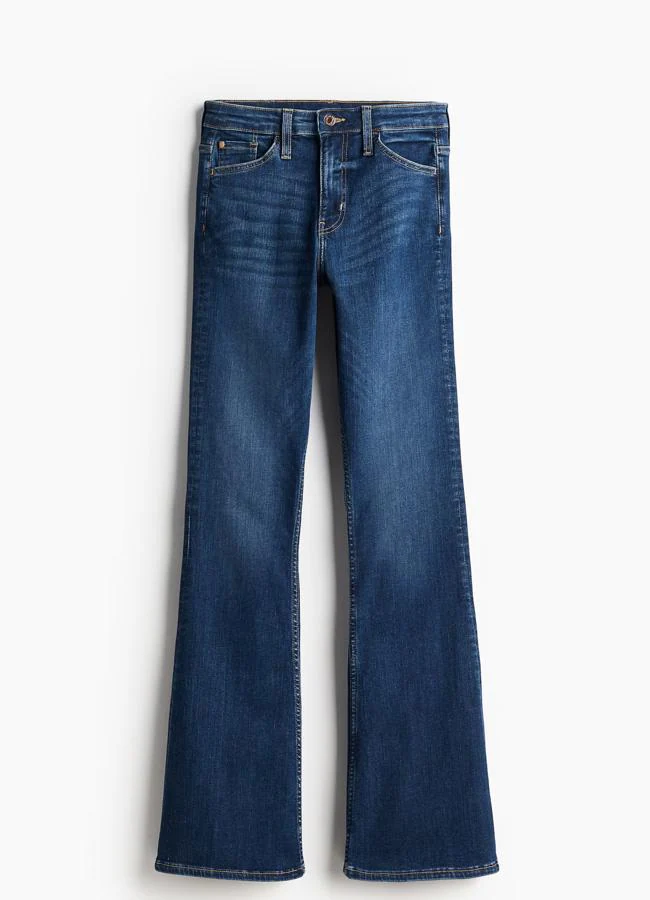 Vaqueros azul índigo de H&M, 35,99 euros.