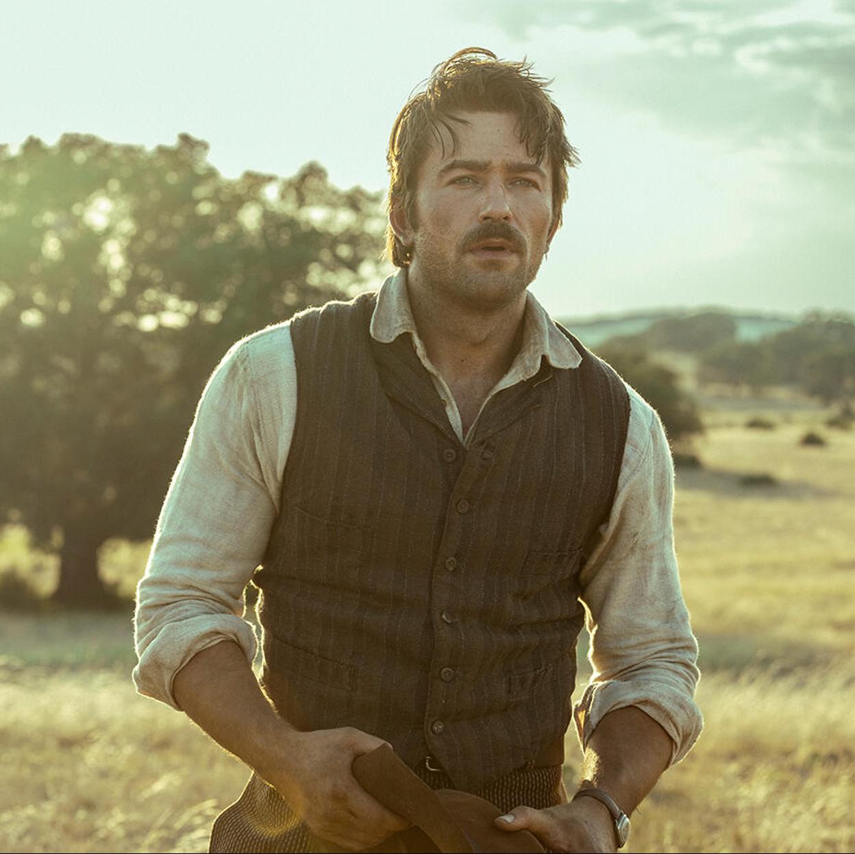 Brandon Sklenar como Spencer Dutton en una imagen de la segunda temporada de la precuela de Yellowstone, 1923./paramount+