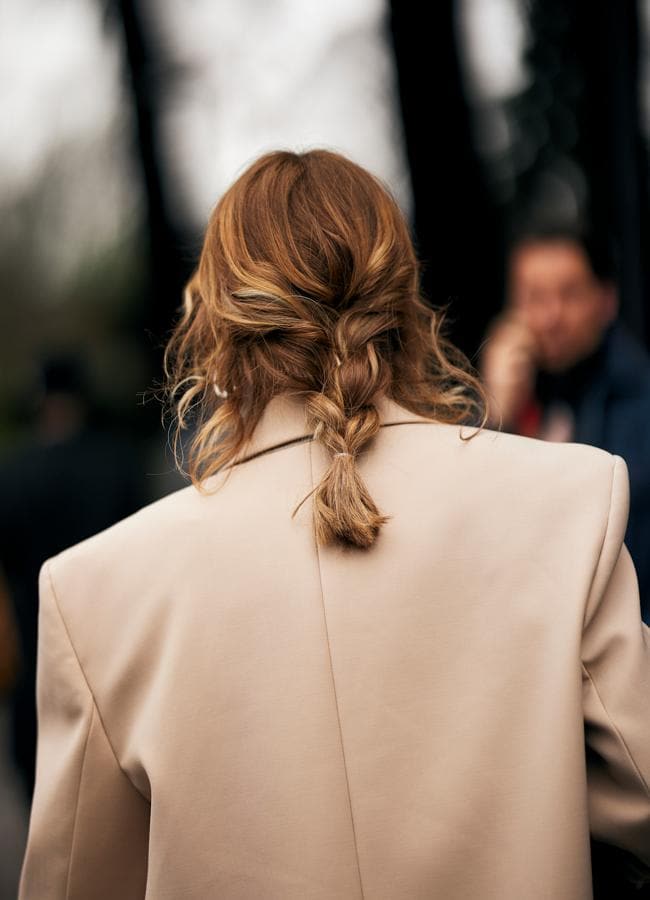 Un peinado con trenzas. Foto: Launchmetrics spotlight.