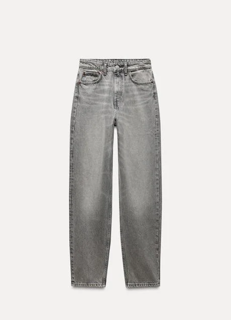 Vaqueros grises de Zara (25,99 euros)