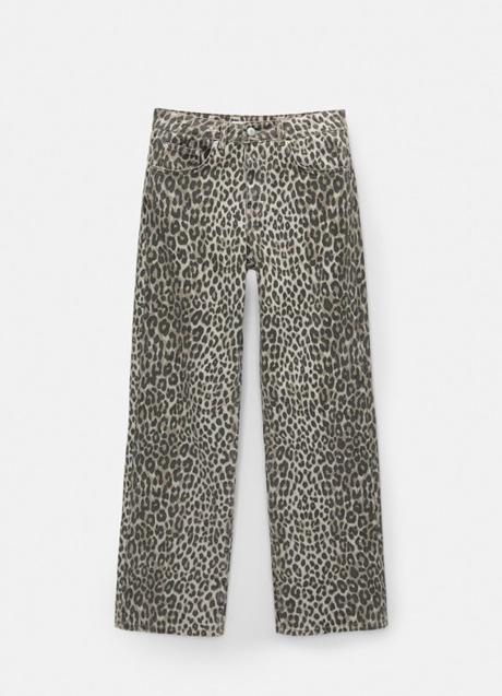 Pantalón con estampado de leopardo (35,99 euros)