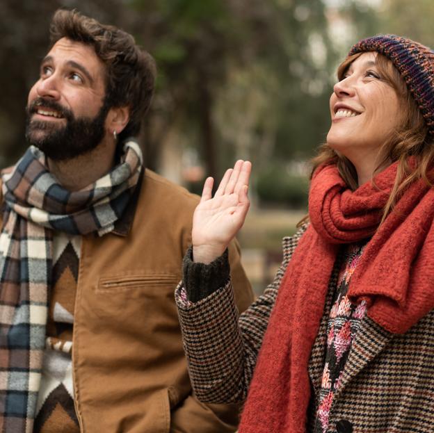 Ricard Farré y Lorena López en Custodia Repartida, uno de los estrenos de series de enero.