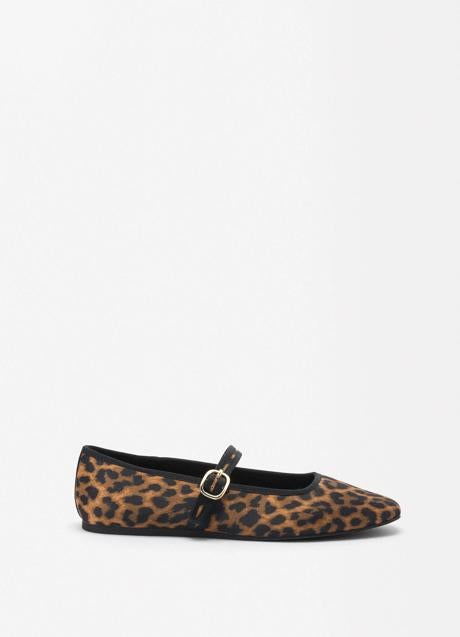 Zapatos con estampado animal de Parfois (25,99 euros)