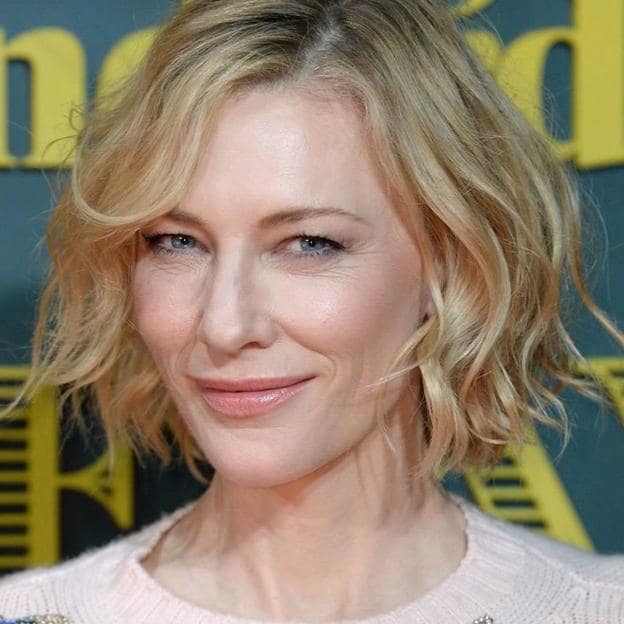 Cate Blachett con corte de pelo stacked bob peinado con ondas