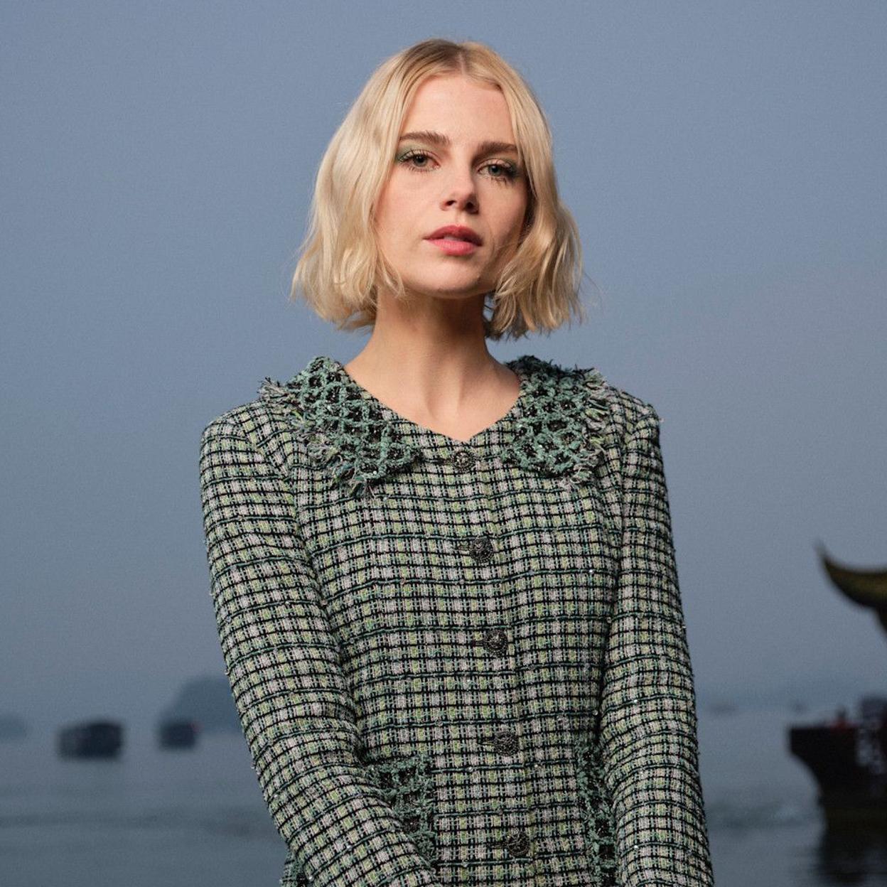 Lucy Boynton con corte de pelo tendencia para 2025/LAUNCHMETRICS SPOTLIGHT