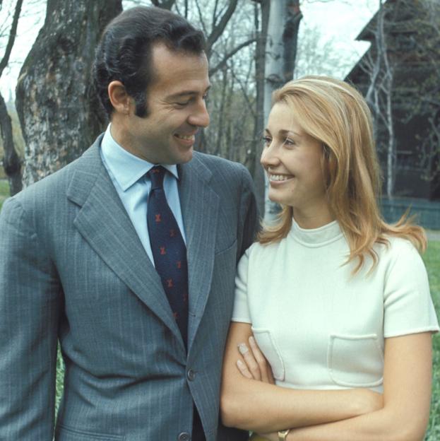 El duque de Cádiz y Carmen Martínez-Bordiú, en un momento feliz de su matrimonio. 