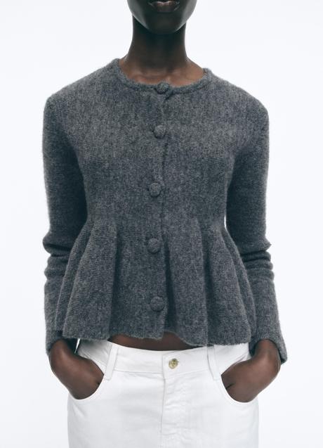 Chaqueta gris de Zara (29,99 euros)