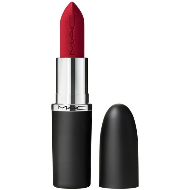 Labial Macximal Silky Matte en el tono Ruby Woo de MAC