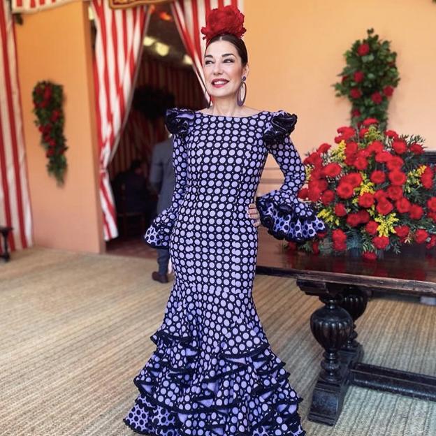 Raquel Revuelta, vestida de flamenca. 