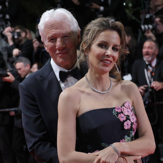 Richard Gere y Alejandra Silva en el Festival de Cannes 2024. 