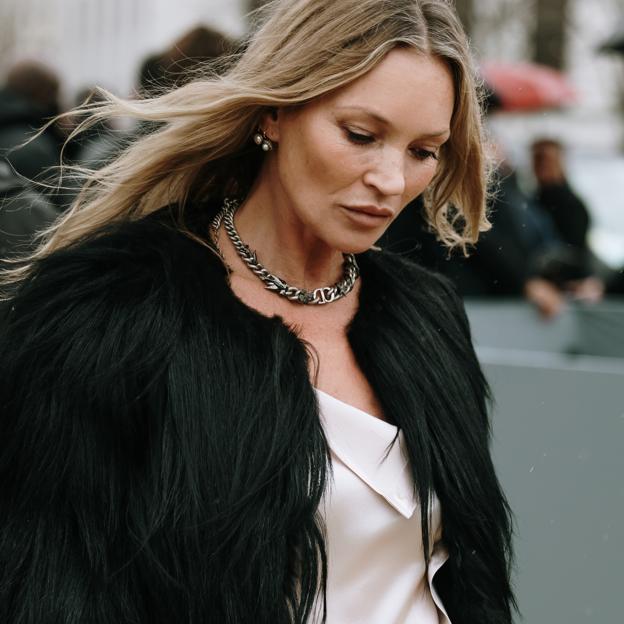 La modelo Kate Moss en el street style.