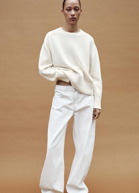 Pantalones blancos de Zara (29,99 euros)