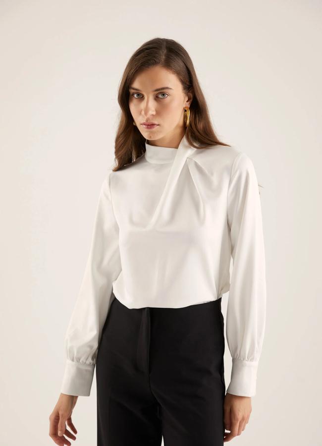 Blusa blanca satinada