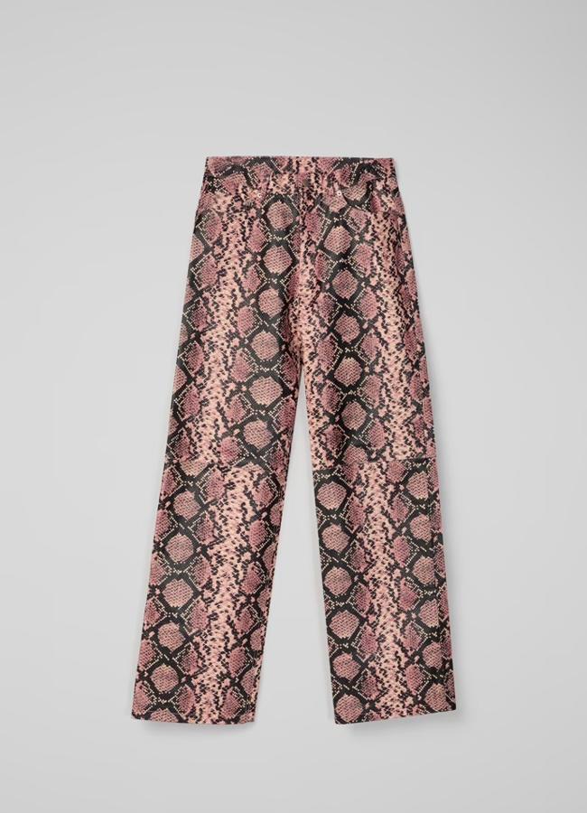 Pantalón de piel de serpiente de Camper, 1.600 euros.