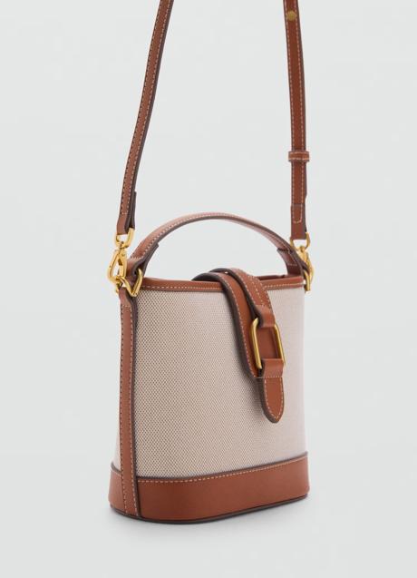 Bolso bucket de Mango (29,99 euros)