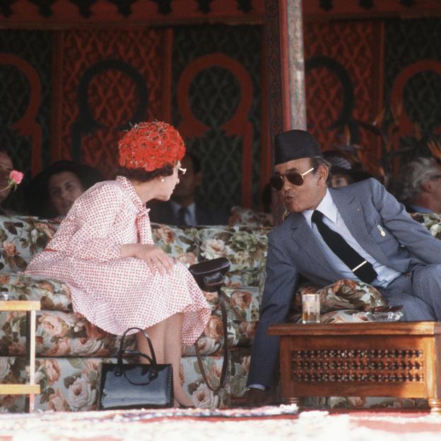 Hassan II con la reina de Inglaterra, Isabel II.