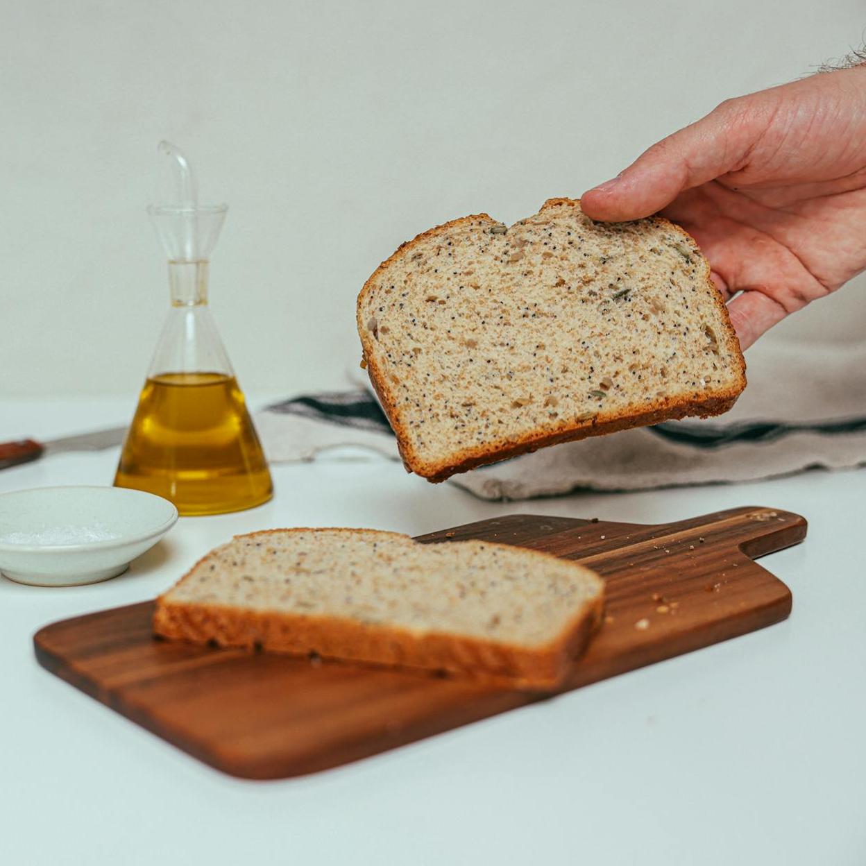 Desde que hago esto con el pan me hincho menos después de comerlo: el truco que he copiado a una nutricionista