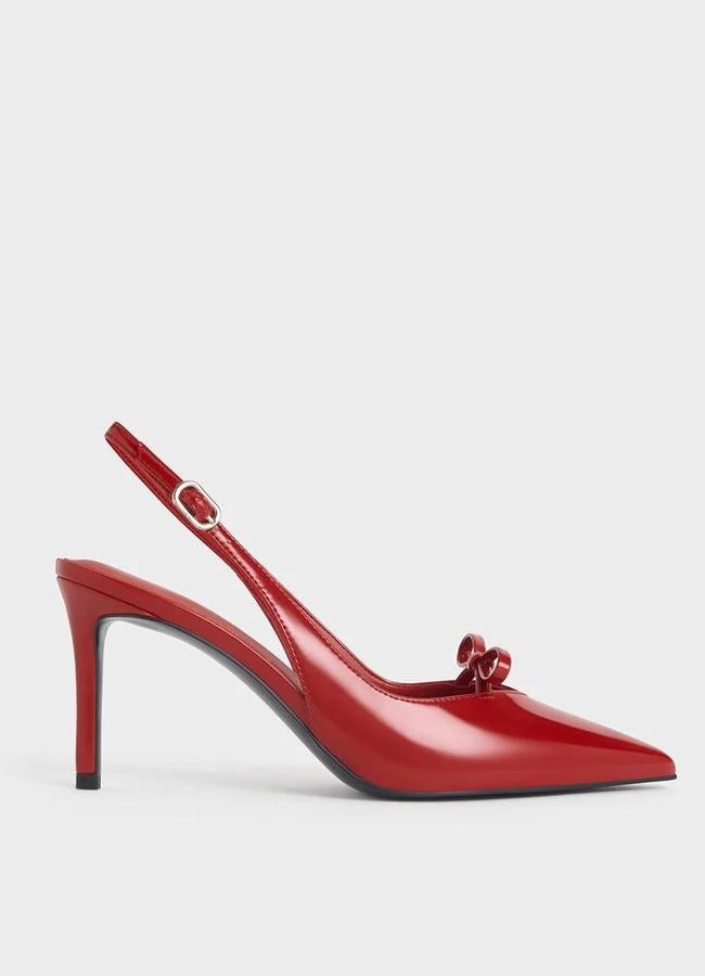 Patent Bow Slingback Pumps de Charles & Keith, 79 euros.