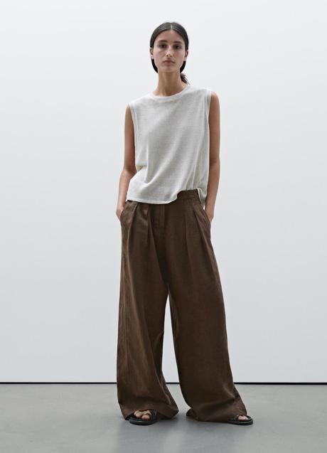 Pantalón marrón de Massimo Dutti (69,99 euros)