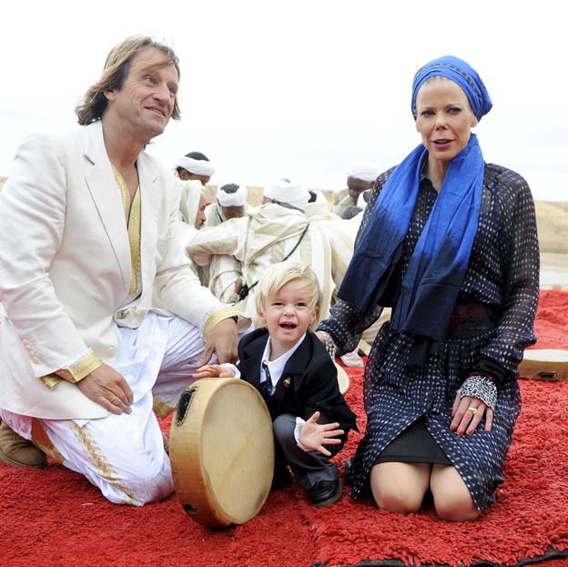 Kitín Muñoz, Kalina de Bulgaria y su hijo Simeón, cuando vivían en Marruecos. 