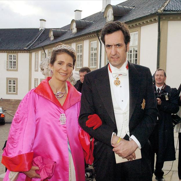 La infanta Elena y Jaime de Marichalar en la cena de gala previa a la boda de Federico de Dinamarca y Mary Donaldson. 