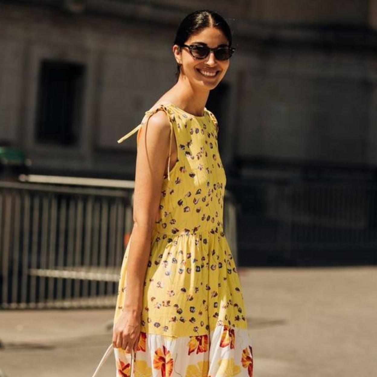 Influencer con gafas de sol/LAUNCHMETRICS SPOTLIGHT