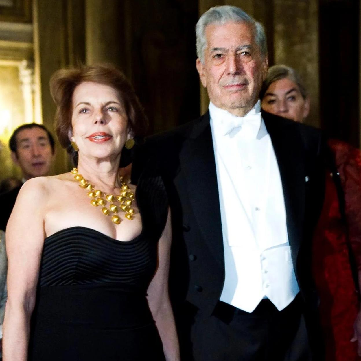 Mario Vargas Llosa y Patricia Llosa en la ceremonia de entrega del Nobel en 2010. /gtres
